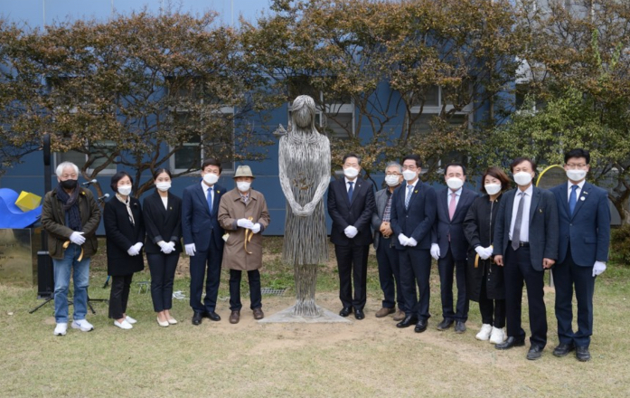 세월호 순직 교사 고 강민규·김초원 기림비, 공주대에 조성
